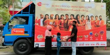 ZEE Keralam delivers gifts at the doorsteps of 'Panam Kaykum Maram ...